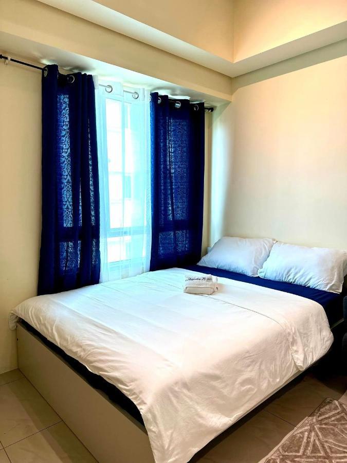 Modern Condo Living In Makati Манила Экстерьер фото
